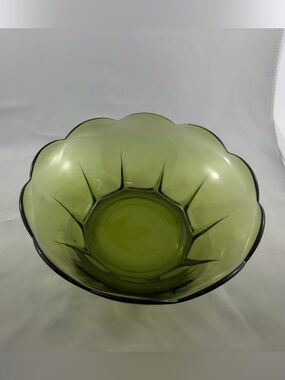 Vintage Indiana Glass Duette Scalloped Bowl Avocado Green 8 Inch MCM